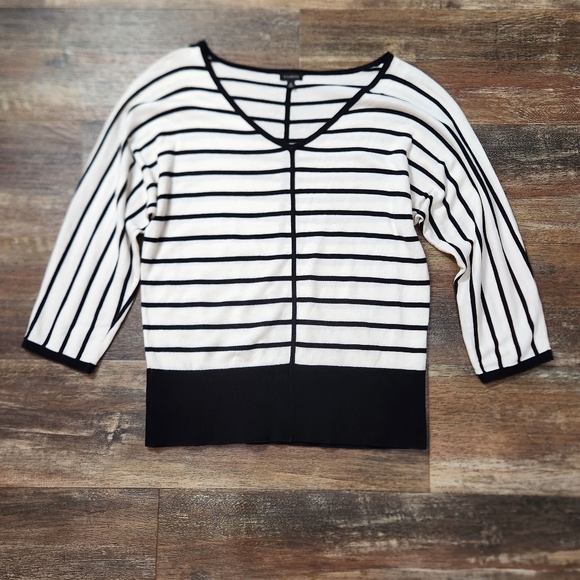 TALBOTS BLACK & WHITE STRIPED PULLOVER SWEATER SIZE MEDIUM - Picture 2 of 7